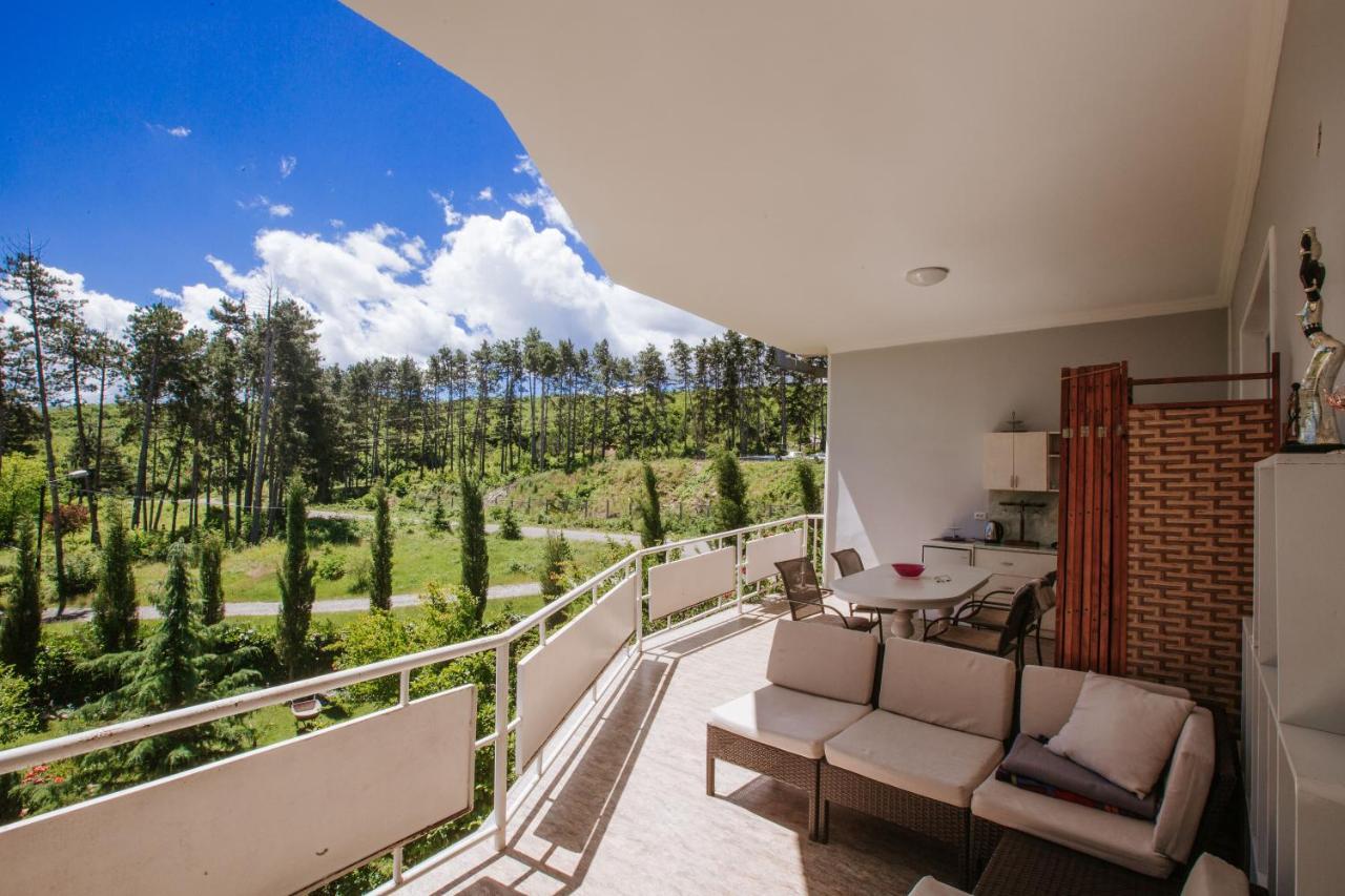 Neli & Zaal Guest House Телаві Екстер'єр фото